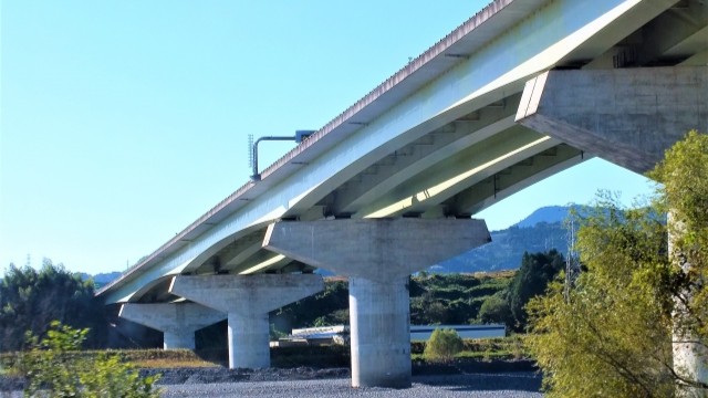 撮影・画像解析による橋梁点検