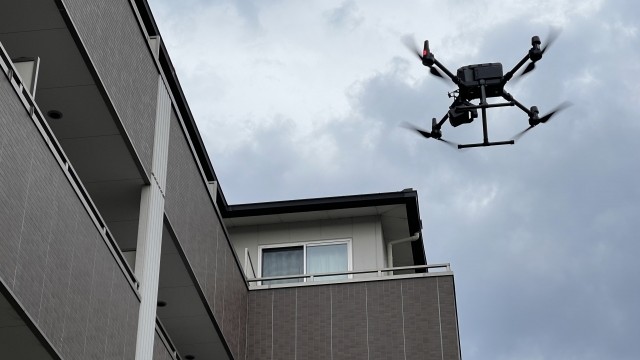 マンション外壁の空撮