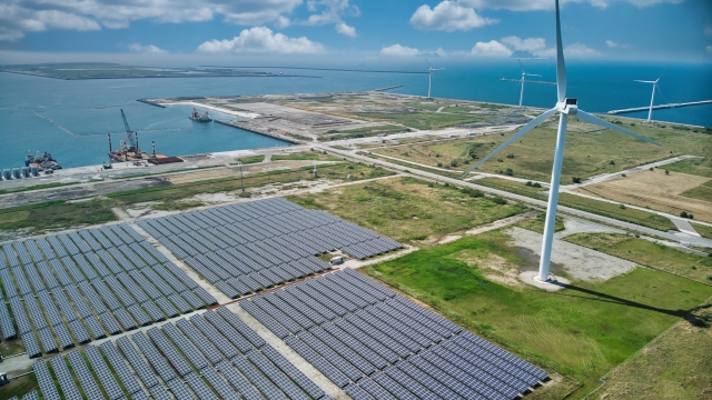 太陽光発電所ドローン点検